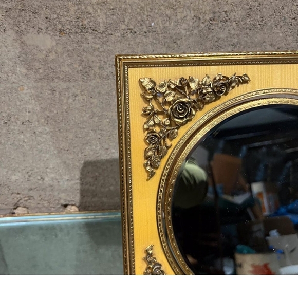 Mid 20th Century Gold Vanity Mirror French Ornamentation - Picture 5 of 8